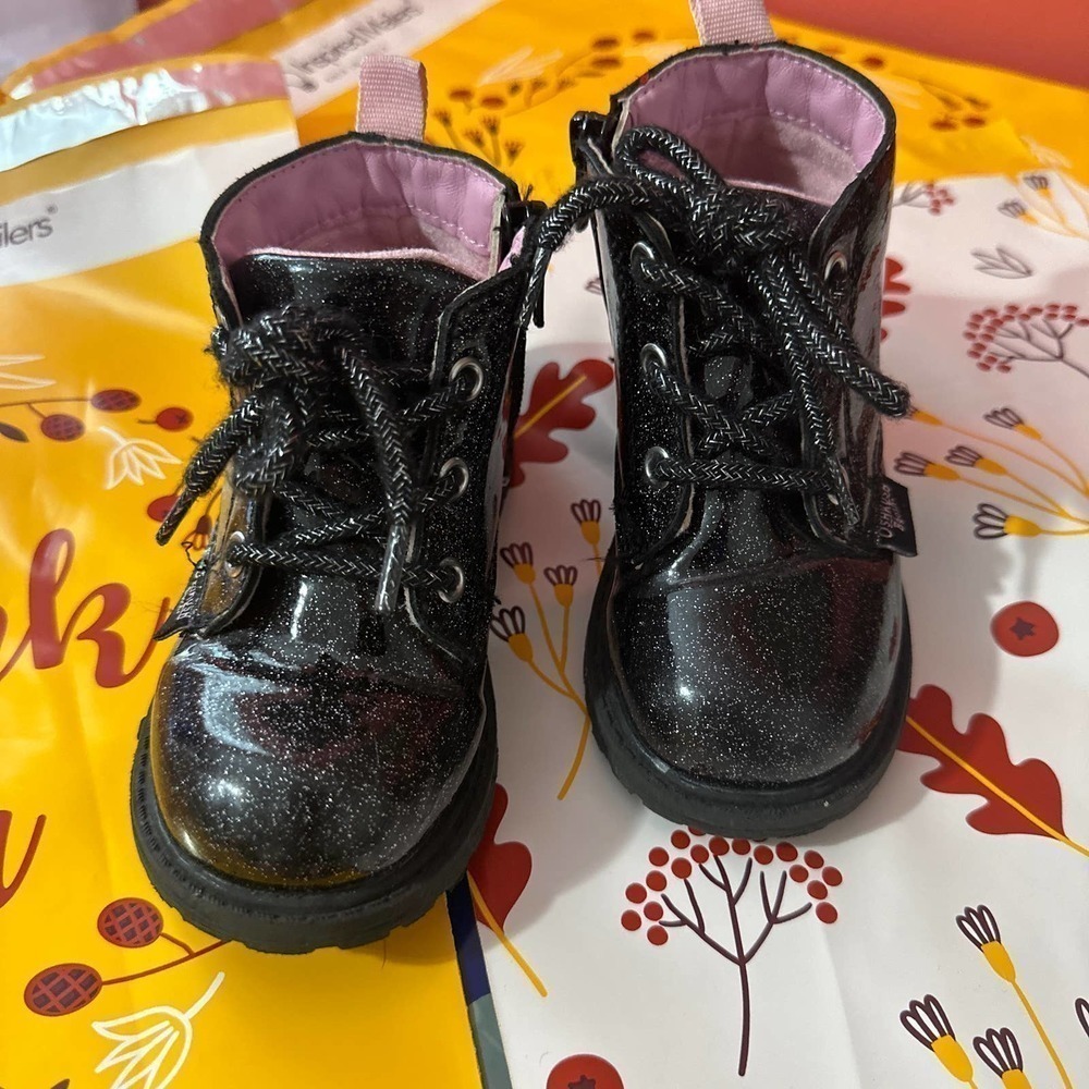 OSHKOSH b’gosh Black boots